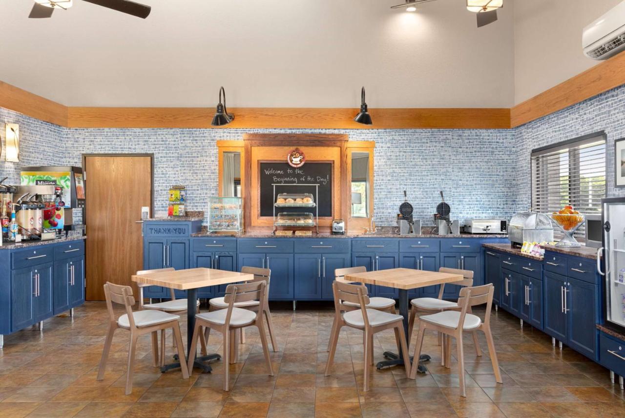 Americinn By Wyndham Roseau Ngoại thất bức ảnh