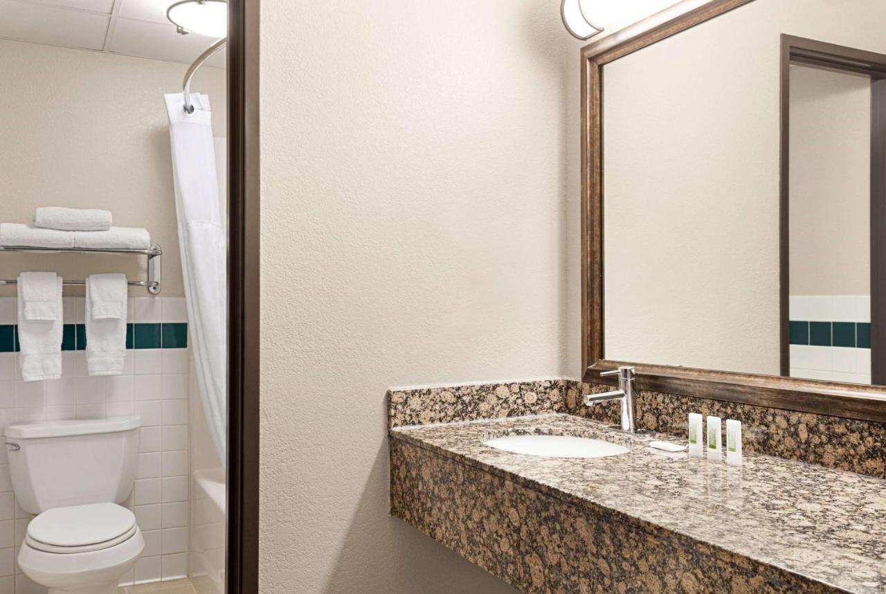 Americinn By Wyndham Roseau Ngoại thất bức ảnh