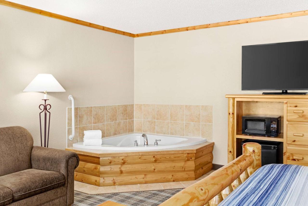 Americinn By Wyndham Roseau Ngoại thất bức ảnh